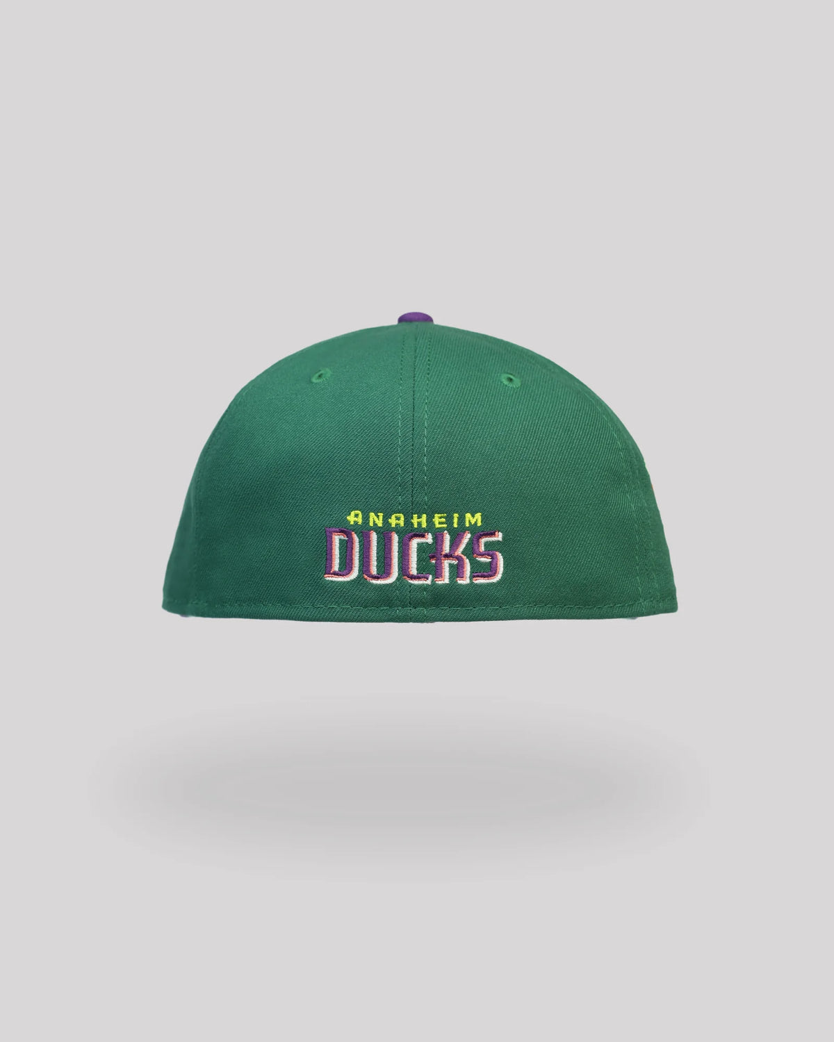 Gorra 59FIFTY Anaheim Ducks Inaugural – Verde / Morada – vista trasera/lateral