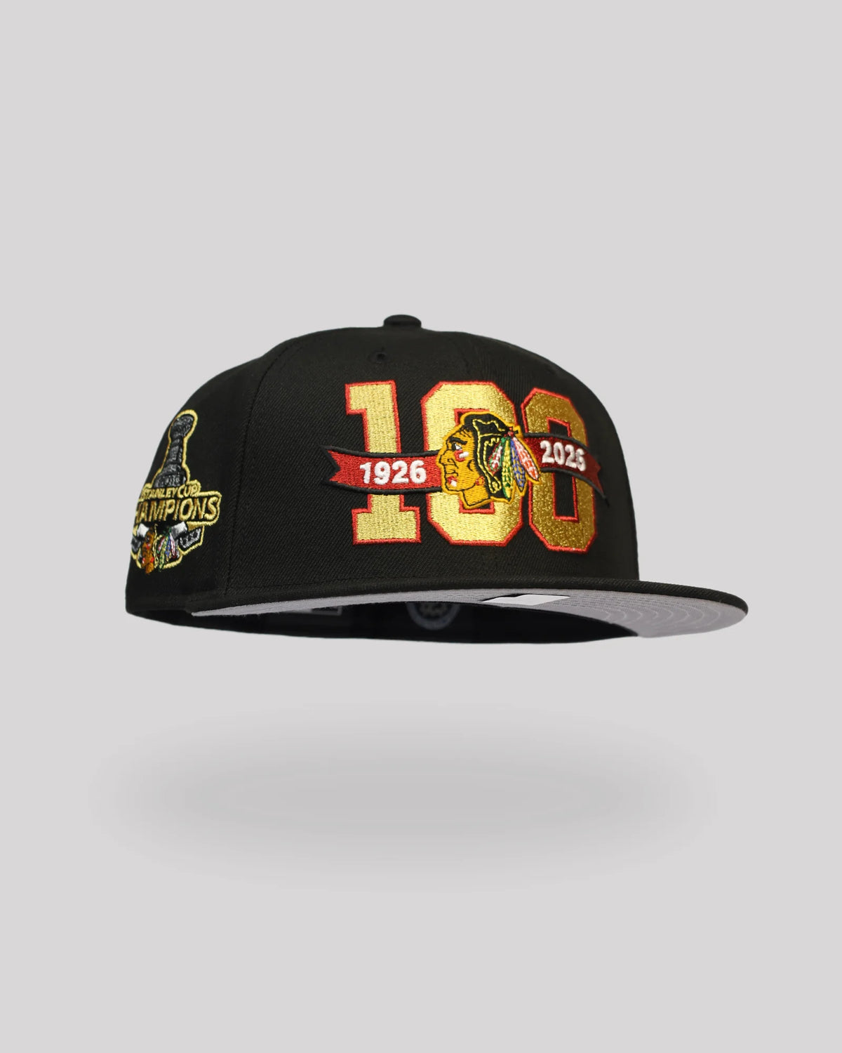 Gorra 59FIFTY Chicago Blackhawks 100th Anniversary – Negra / Dorado Imagen principal del producto