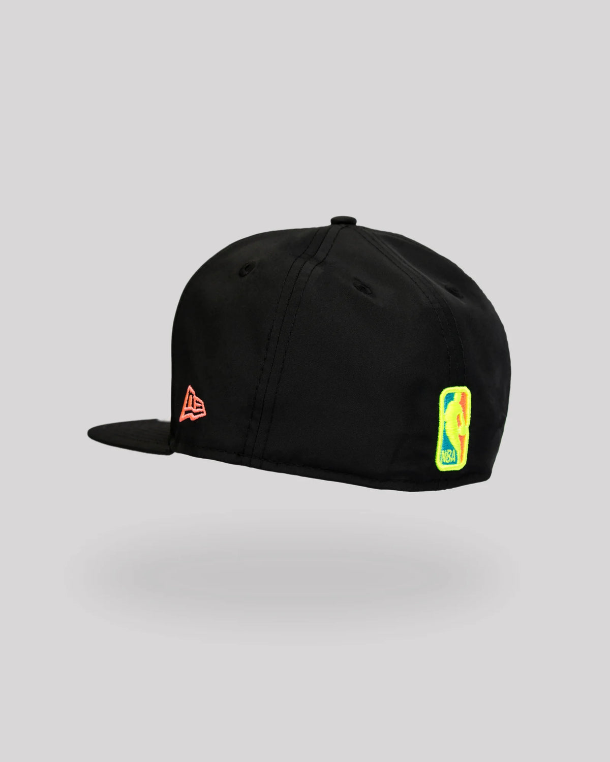 Gorra 59FIFTY Golden State Warriors Arcade – Negra / Neón – vista trasera/lateral